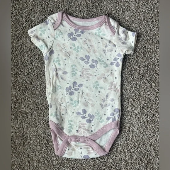 4/$16 Pink and Purple Baby Onesie Set 4 pieces Brand New - Picture 2 of 8